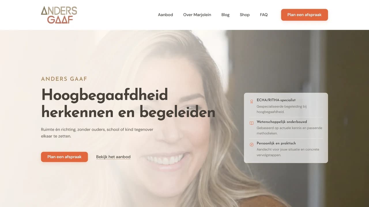Desktopweergave van de Anders Gaaf-website (andersgaaf.nl) met hero over hoogbegaafdheid en duidelijke CTA’s