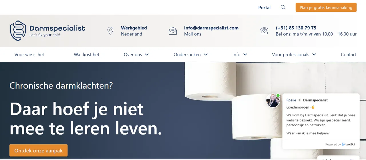Header en navigatie van Darmspecialist met contactgegevens en primaire CTA